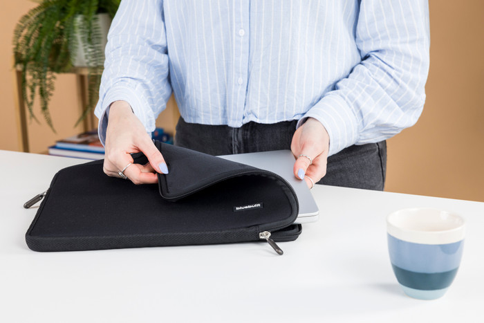 BlueBuilt Laptop Sleeve for Apple MacBook Pro 14 inches Black visual Coolblue 2