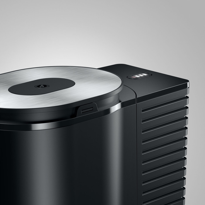 Jura Cool Control 1L Schwarz EB produkt in gebrauch