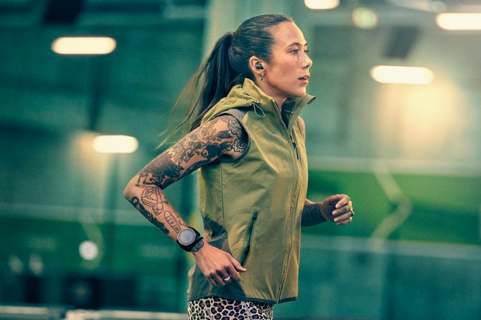 Sony LinkBuds Fit Weiß produkt in gebrauch