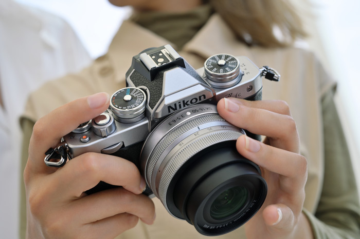 Nikon Z fc + Nikkor Z 16-50mm f/3.5-6.3 VR + 50-250mm f/4.5-6.3 visueller lieferant