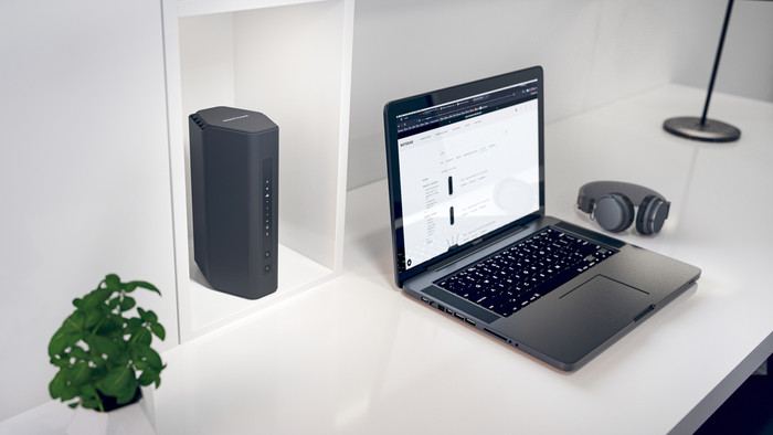 NETGEAR Nighthawk RS200 product in use