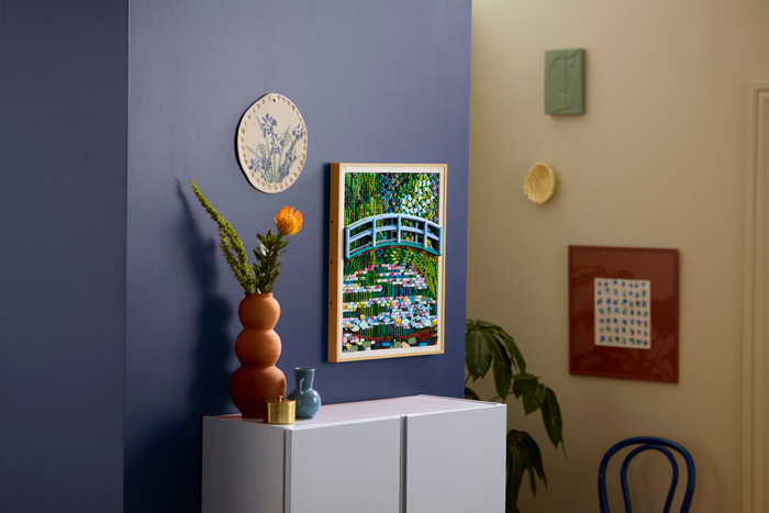 LEGO Art Claude Monet: Brücke über einen Seerosenteich 31220 produkt in gebrauch