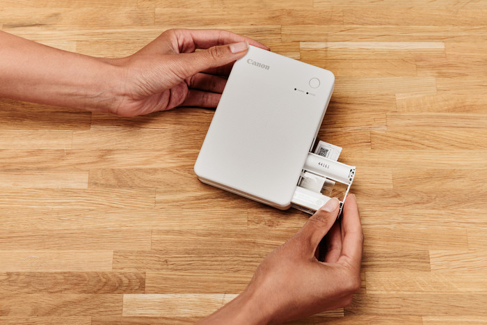 Canon SELPHY QX20 Weiß produkt in gebrauch