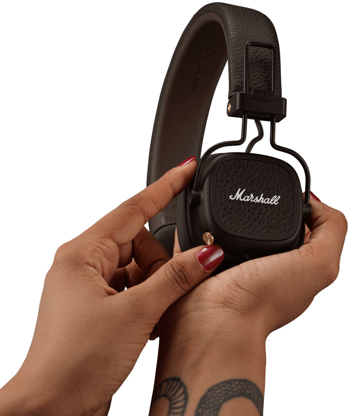 Marshall Major V Braun produkt in gebrauch