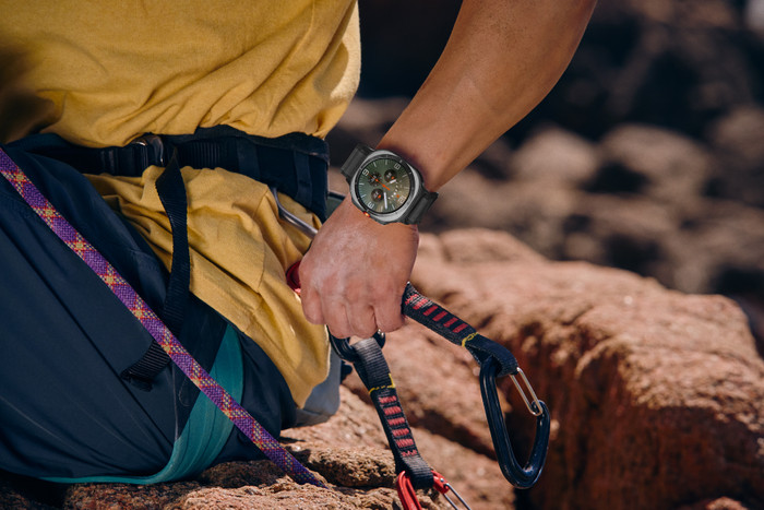 Samsung Galaxy Watch Ultra (2025) 4G Titangrau 47 mm produkt in gebrauch