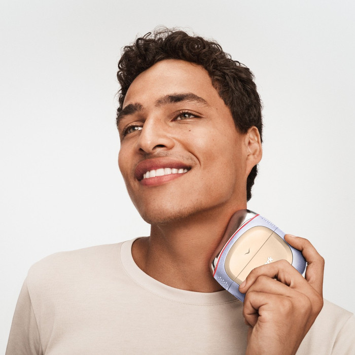 Shark FacialPro Glow + DePuffi FH320EUPL Lila produkt in gebrauch