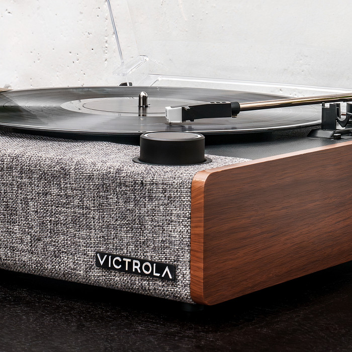Victrola Eastwood II Braun detail