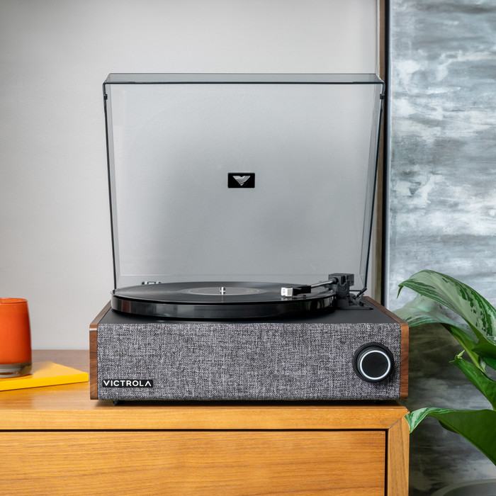 Victrola Eastwood LP Braun produkt in gebrauch