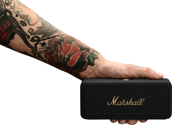 Marshall Emberton II BT Black & Brass produkt in gebrauch