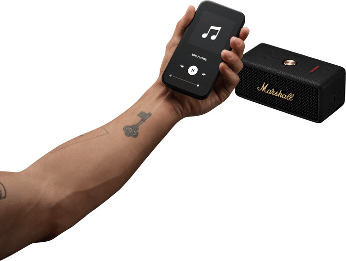 Marshall Emberton III BT Black & Brass produkt in gebrauch