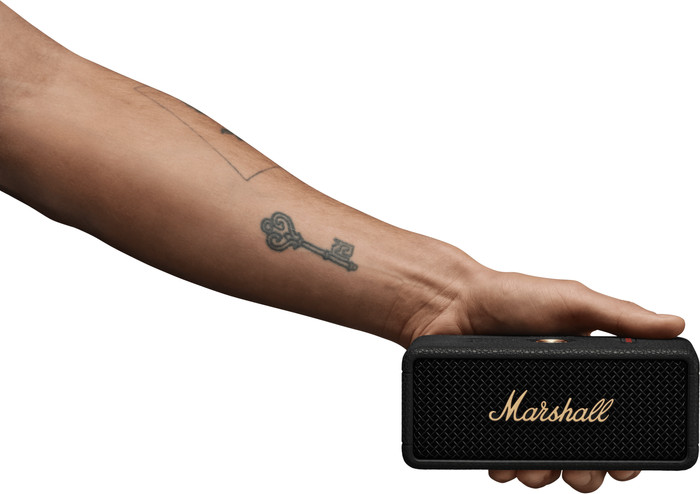 Marshall Emberton III BT Black & Brass produkt in gebrauch