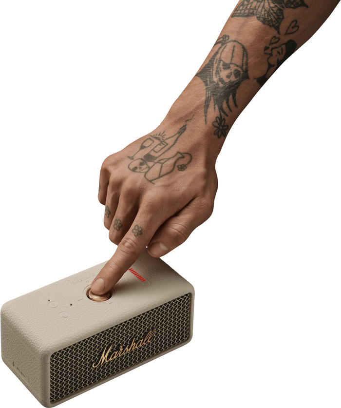 Marshall Emberton III BT Creme produkt in gebrauch