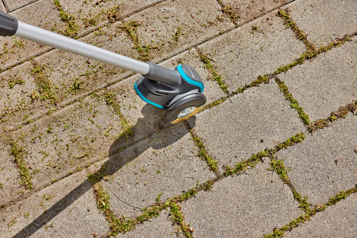 Gardena EasyWeed 1800/18V P4A Solo (ohne Akku) produkt in gebrauch