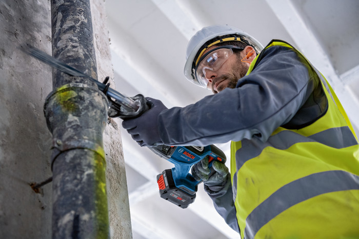 Bosch Professional GSA 18V-28 (ohne Akku) produkt in gebrauch