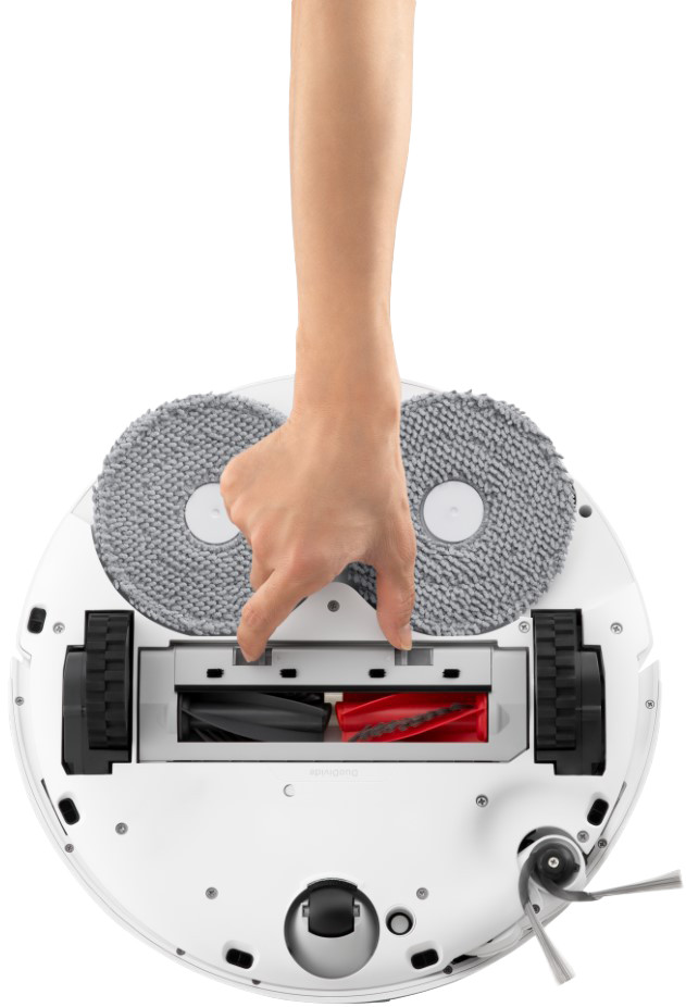 Roborock Qrevo Curv product in use