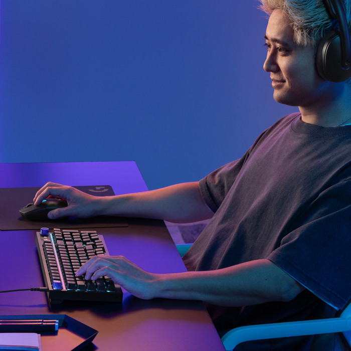 Logitech G305 X SUPERLIGHT Wireless Gaming Mouse Black product in use