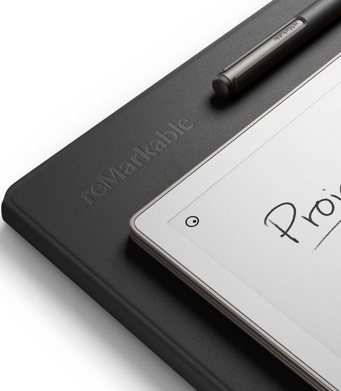 reMarkable Paper Pro mit Book Case Leder Schwarz detail