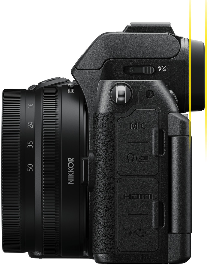 Nikon Z50 II Starterset + 16-50mm + 50-250mm linke seite