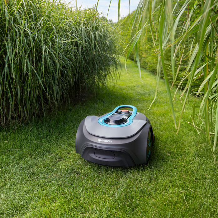 GARDENA smart SILENO Free 800 product in use
