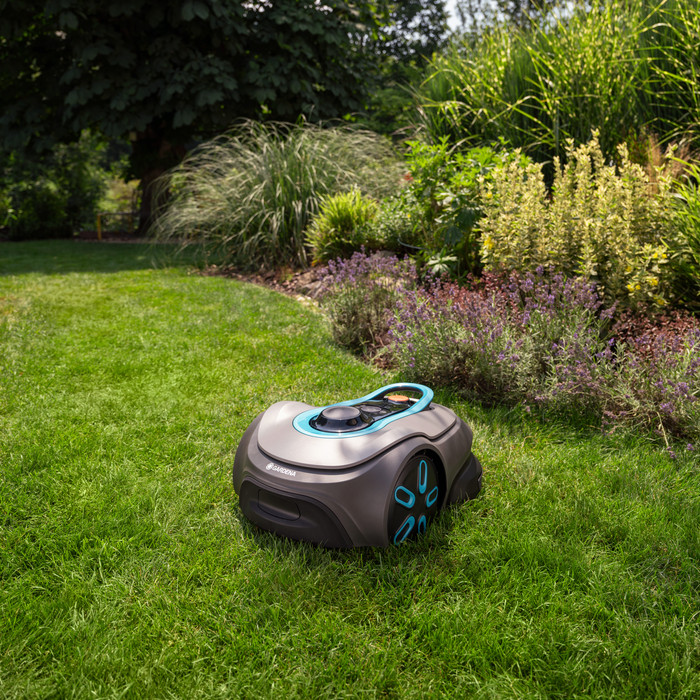 GARDENA smart SILENO Free 800 product in use