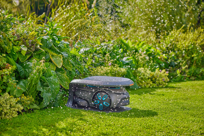 GARDENA smart SILENO Free 1500 product in use