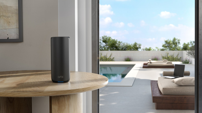 Netgear Orbi RBE870 Schwarz Erweiterung produkt in gebrauch