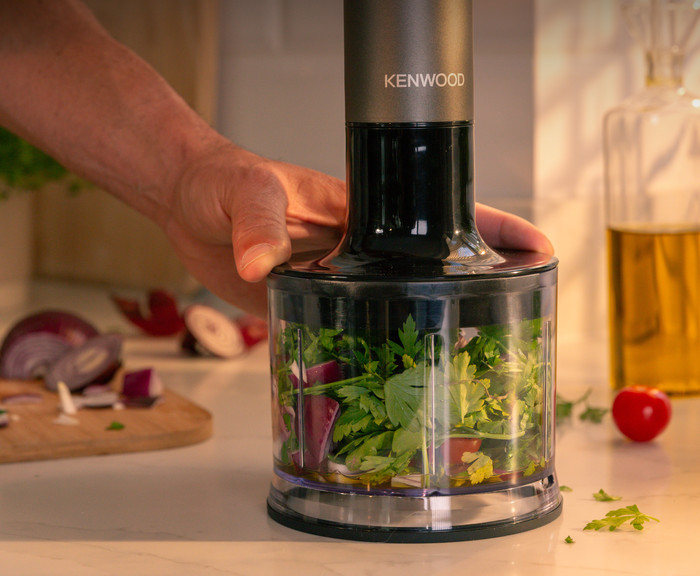 Kenwood HBM80.322BK Triblade XL Pro produkt in gebrauch