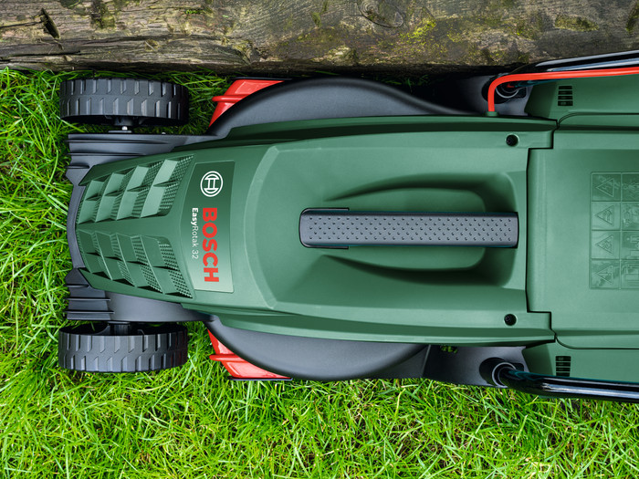 Bosch EasyRotak 32-235 + Bosch EasyGrassCut 23 product in use