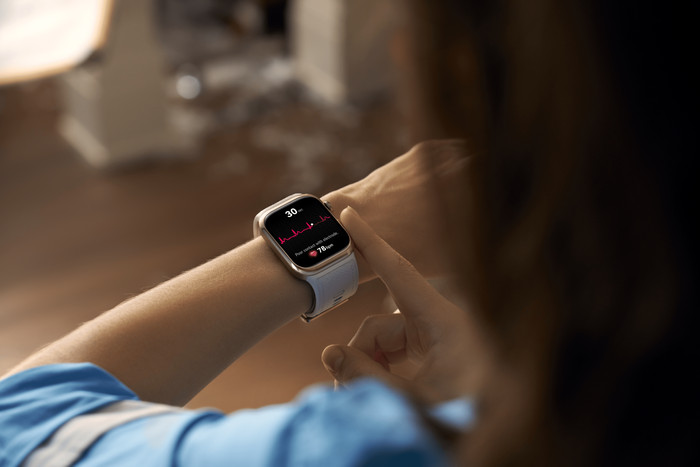 Huawei Watch D2 Gold/Weiß produkt in gebrauch