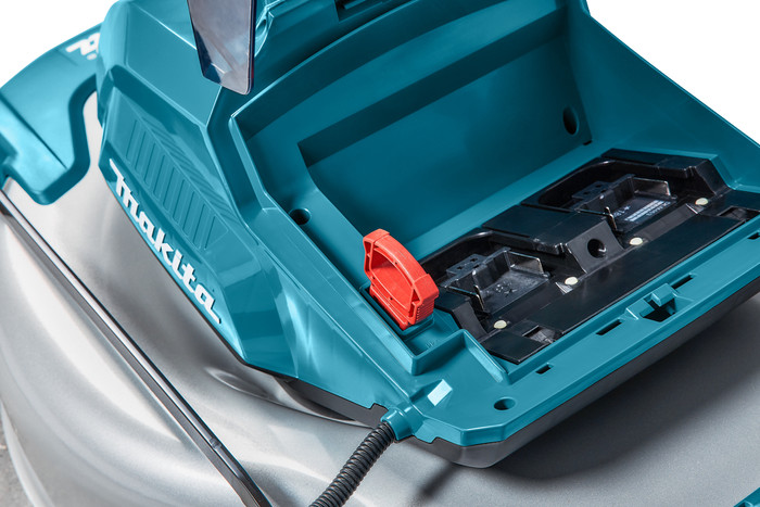 Makita DLM463PT with 5.0Ah Battery (2x) + Makita DUH602Z + 5.0Ah 18V Battery (2x) detail