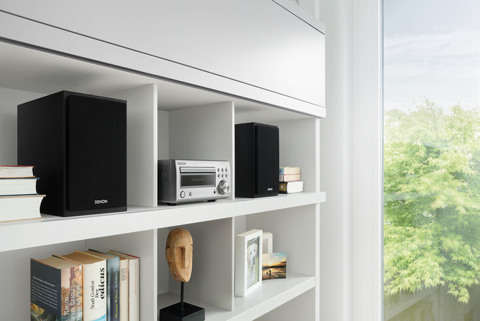 Denon D-M41DAB Silver/Black product in use