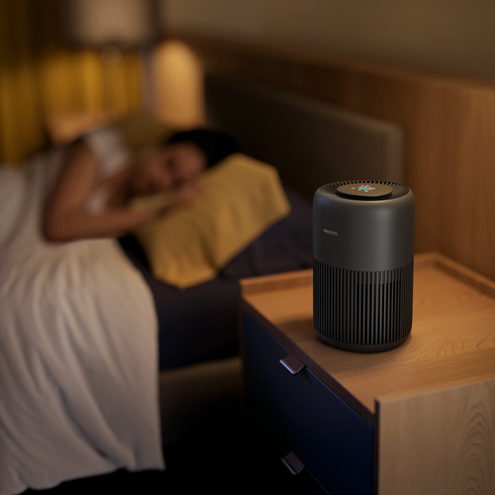 Philips PureProtect Mini 900 Series AC0951/13 product in use