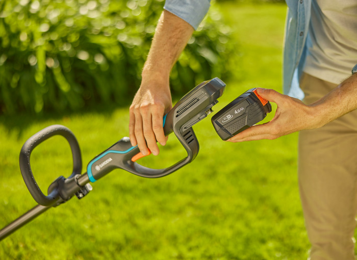 Gardena PowerTrim 30/18V P4A Solo (ohne Akku) produkt in gebrauch