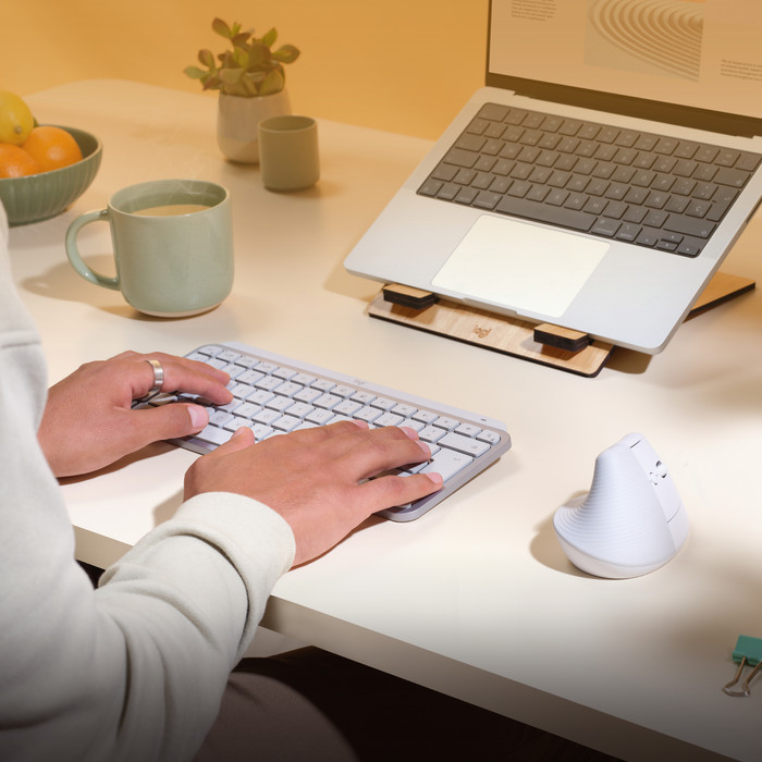 Logitech Lift für Mac Vertikale Ergonomische Maus Weiß visueller lieferant
