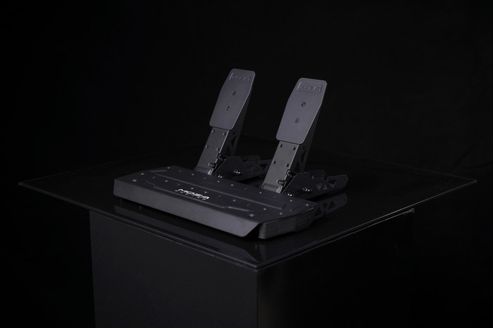 Moza R5 Set Lenkrad + Pedale zubehör