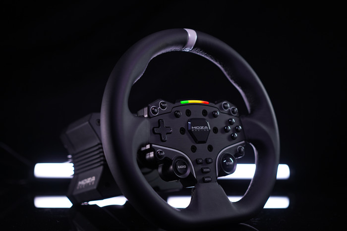 Moza R5 Set Lenkrad + Pedale linke seite