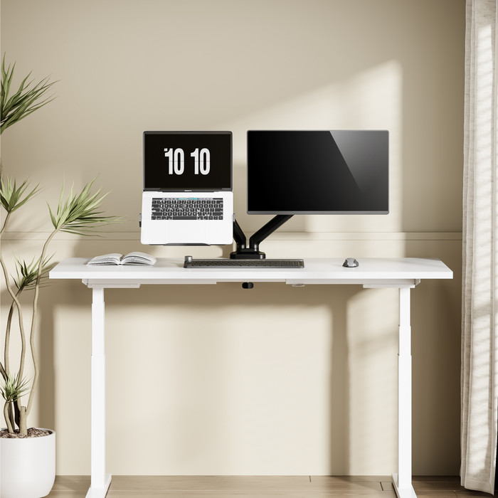 BlueBuilt Universelle Laptophalterung für Monitorhalterungen produkt in gebrauch