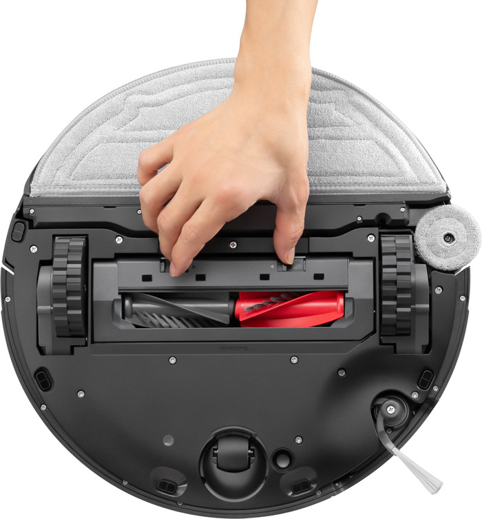 Roborock Saros 10 R&D Black product in use