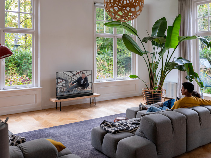 Harman Kardon Enchant 1100 Home Cinema Set product in use