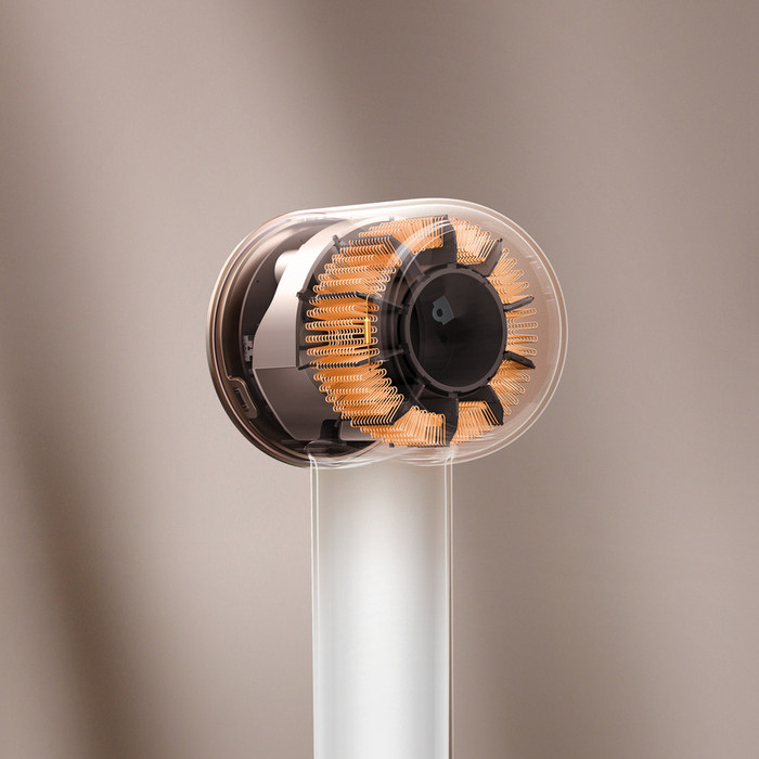 Dreame Glory Combo product in use