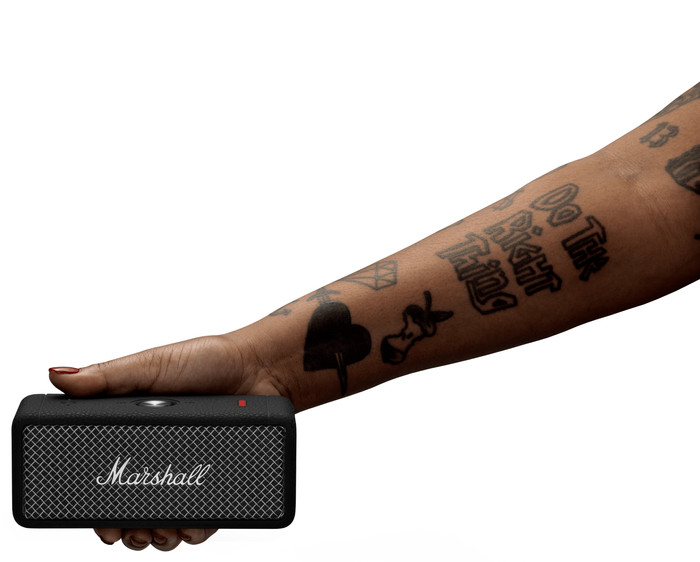 Marshall Emberton II BT Black & Steel produkt in gebrauch