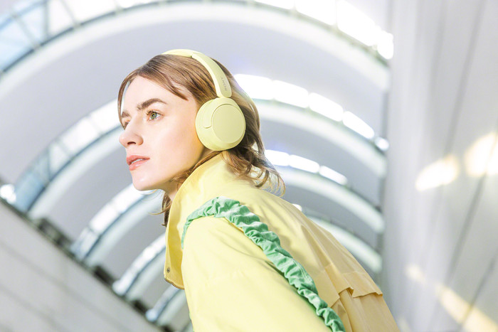 Sony WH-CH520 Gelb produkt in gebrauch