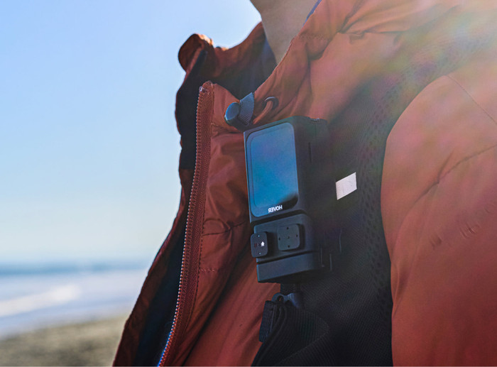 HOVERAir Magnetic Clip produkt in gebrauch