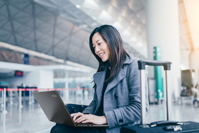 Acer TravelMate P2 14 TMP214-55-G2-TCO-53FL QWERTY product in use