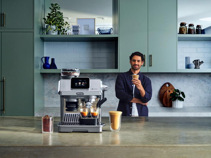 De'Longhi La Specialista Touch EC9455.M product in use