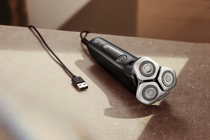 Philips Shaver i9000 X9000/30 product in use