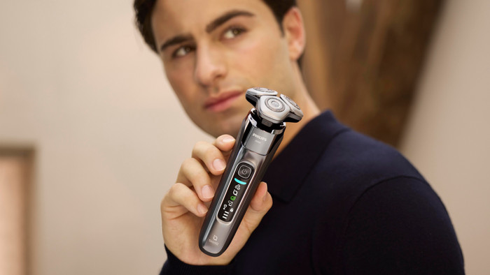 Philips Shaver i9000 X9002/10 product in use
