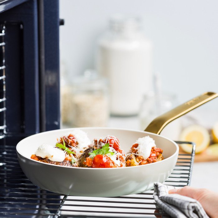 GreenPan Evolution Frying Pan Set 24cm + 28cm Cream White product in use