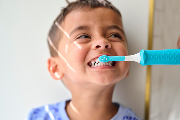 Philips Sonicare For Kids 3+ HX6032/90 (2 Stück) produkt in gebrauch