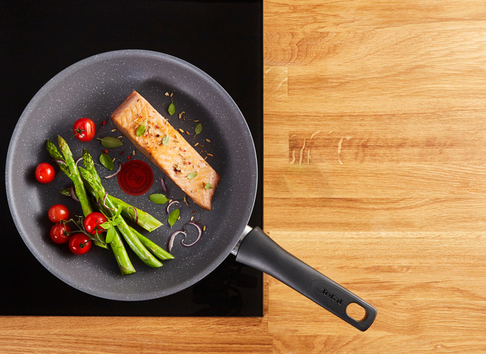 Tefal Healthy Chef Bratpfanne 28 cm produkt in gebrauch